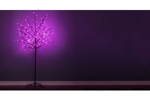 How to Decorate a Halloween Tree