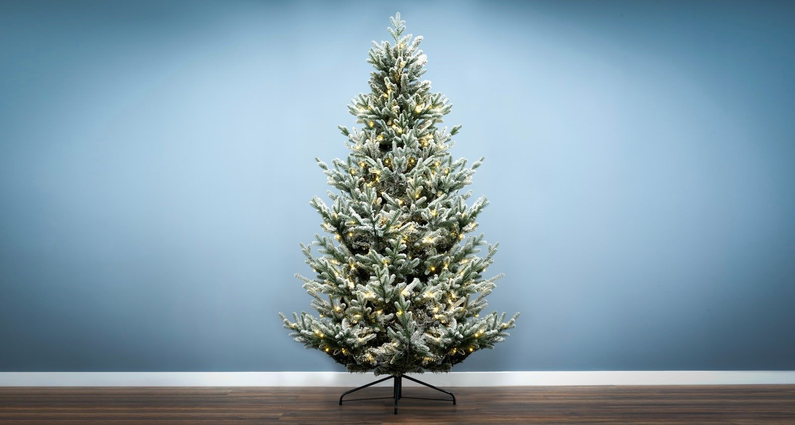 Sub-Category 7 Foot Christmas Trees
