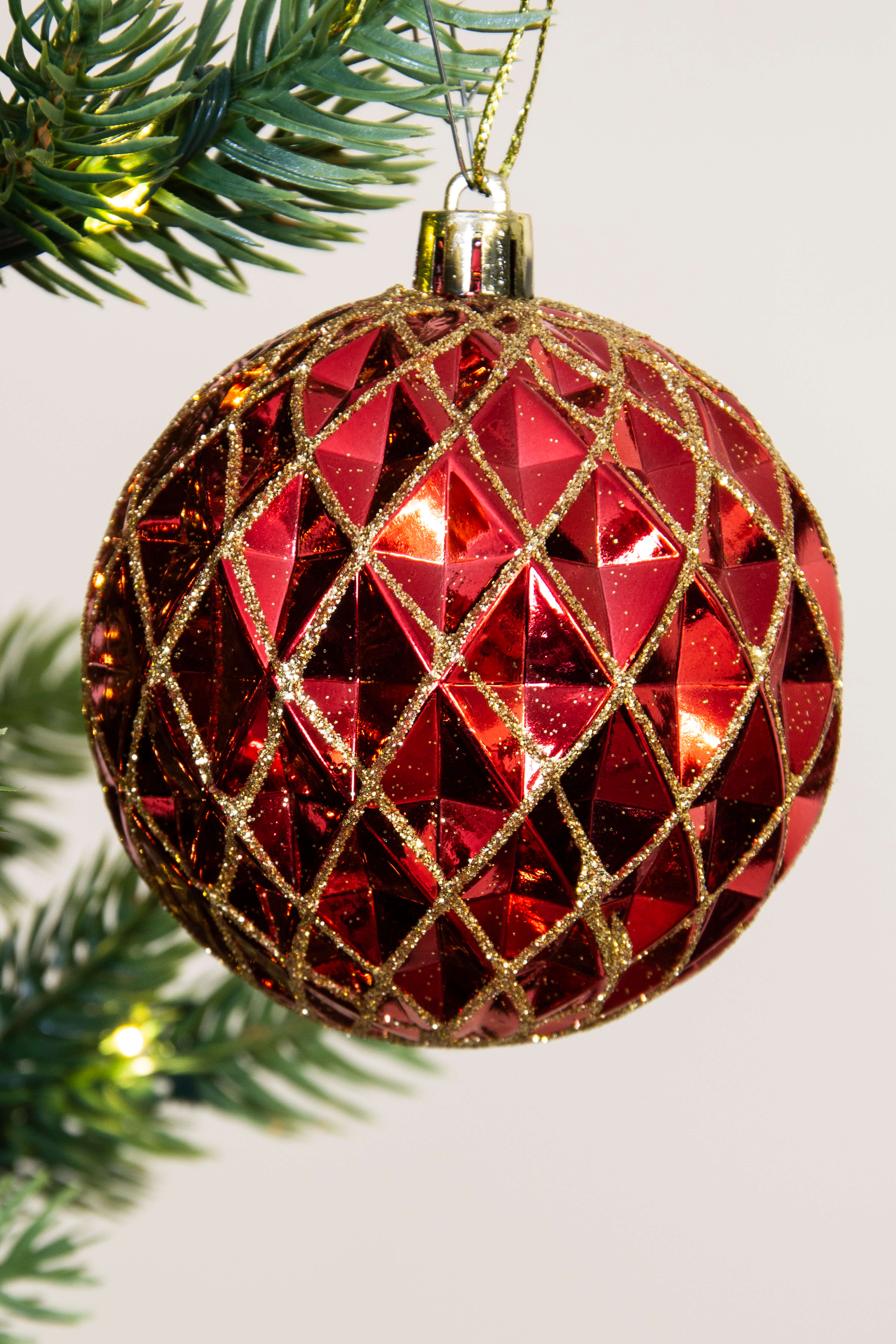 The Red & Gold Baubles 16pc Feature Set | Christmas Tree Decorations