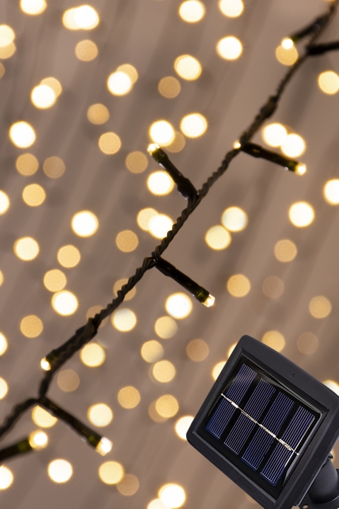 400 LED Solar Powered String Lights (4 Colours)