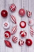 The Red & White Bauble 16pc Feature Set