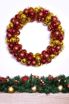 56cm Red & Gold Shatterproof Bauble Wreath
