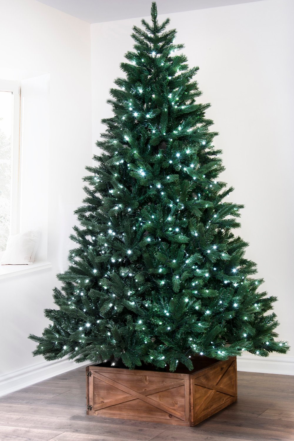 White lights on online christmas tree