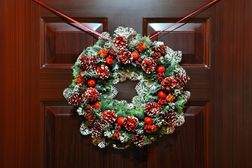 How To Hang A Christmas Wreath Without Damaging Your Door